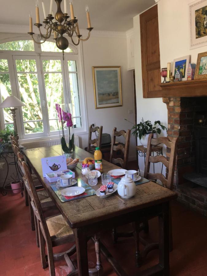 Au Charme Des Pommiers Acomodação com café da manhã Thiberville Exterior foto