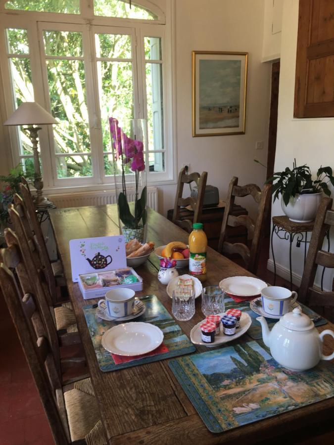 Au Charme Des Pommiers Acomodação com café da manhã Thiberville Exterior foto